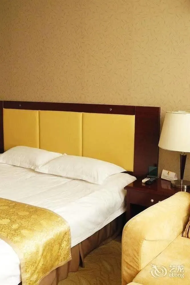 Super 8 Peony Square Hotel Luoyang